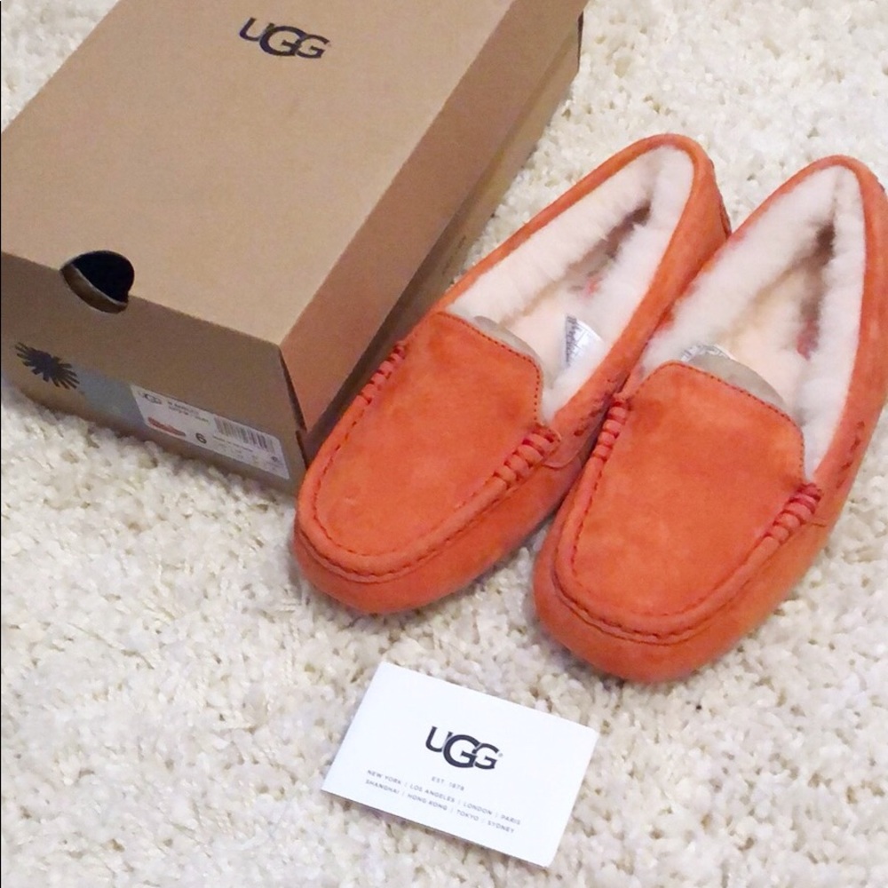 NWT Ugg flats loafer brand new with box